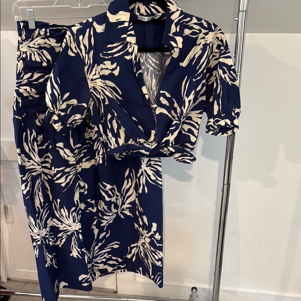 Zara Navy and White Floral Two-Piece Set